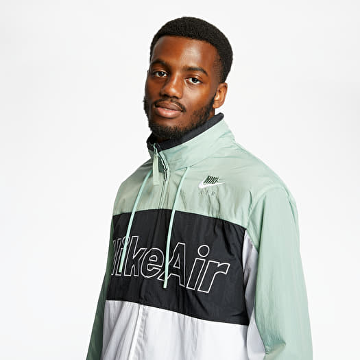 Black and silver nike windbreaker hotsell