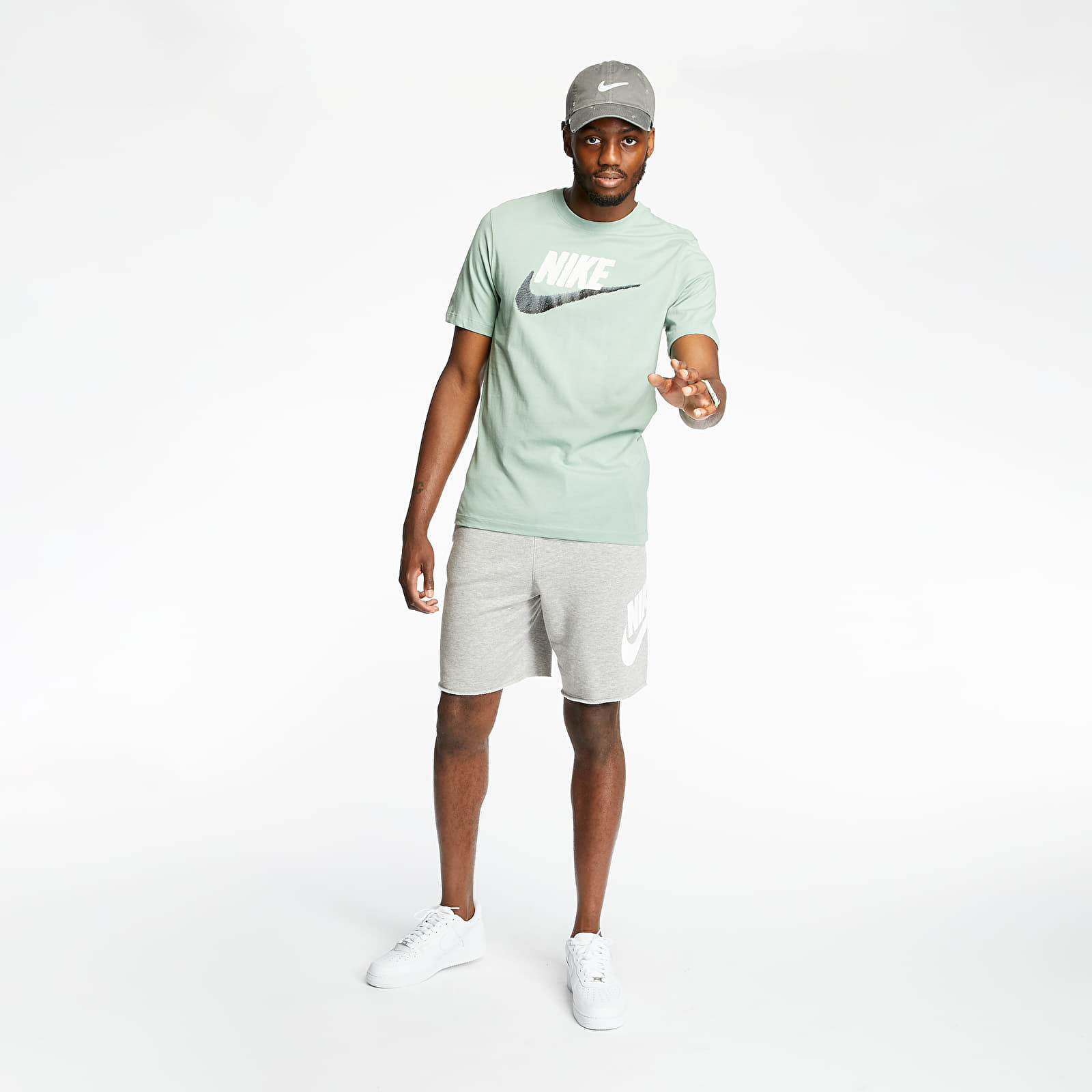 Nike pistachio outlet frost shorts