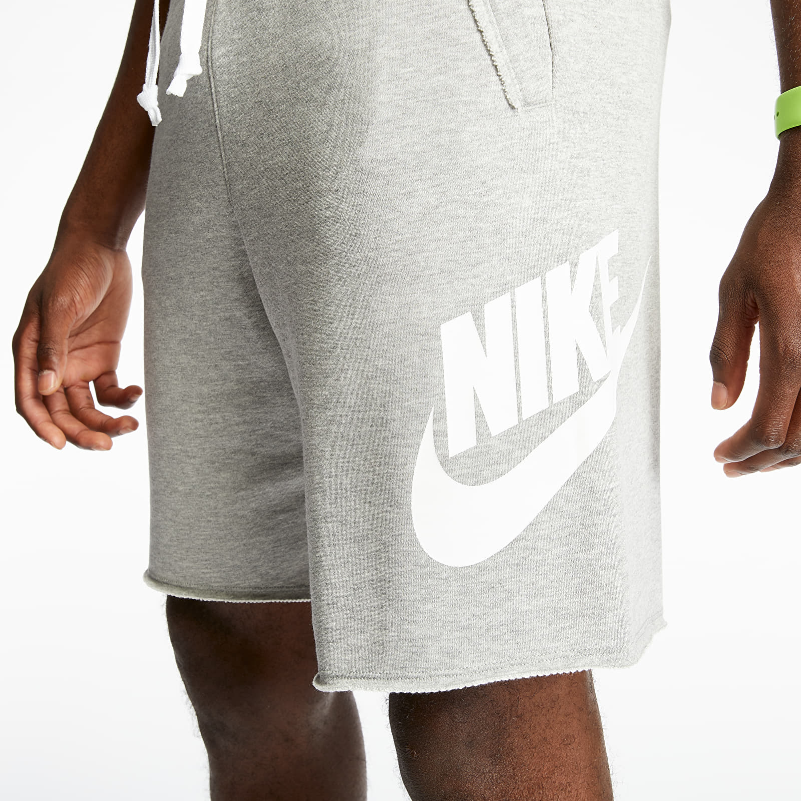 Nike alumni shorts top grey