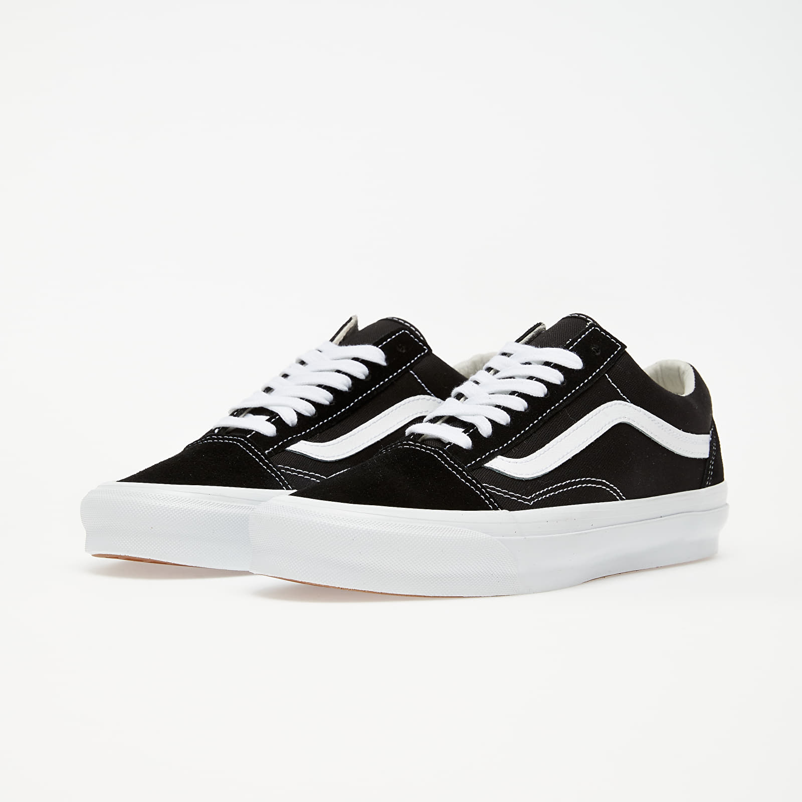 Men's shoes Vans Vault OG Old Skool LX (Suede/ Canvas) Black/ Trwht