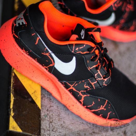Women s shoes Nike Kaishi GS Lava Black Metallic Silver Total Crimson Footshop