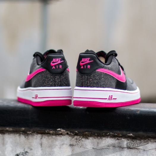 Nike vivid pink shop
