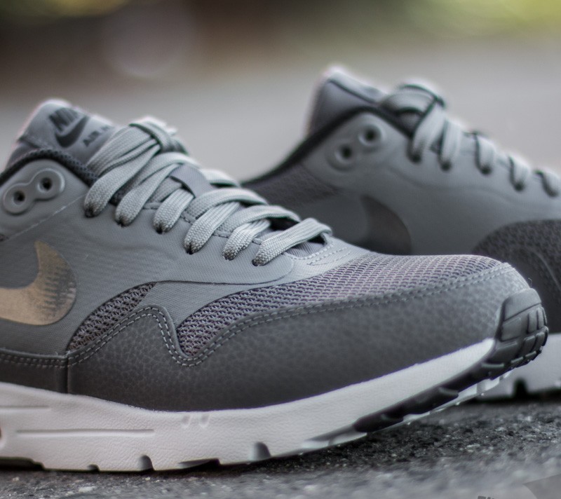 Женская обувь Nike W Air Max 1 Ultra Essentials Dark Grey/ Dark Grey- Black- Platinum