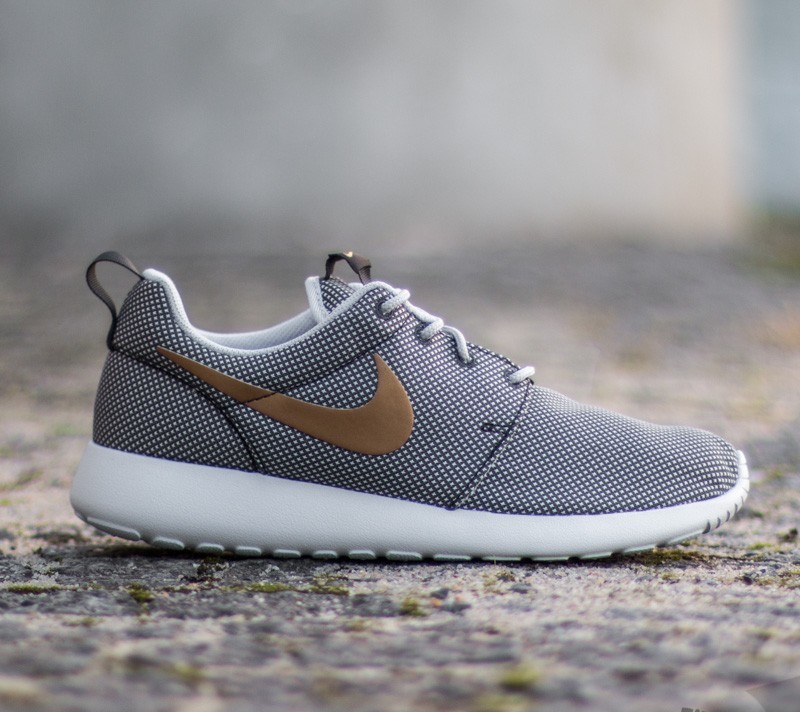 All gold roshes best sale