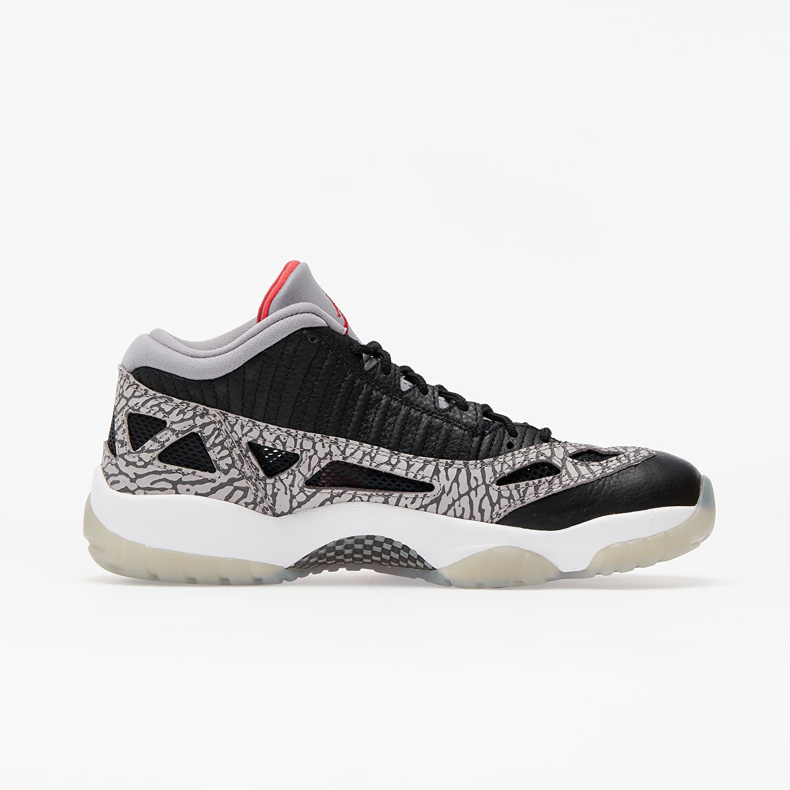 Jordan 11 fire red discount