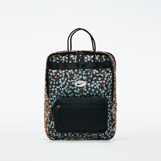 Nike hotsell tanjun floral