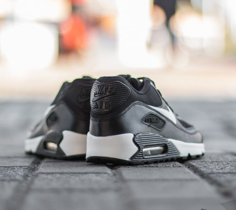 Moteriška avalynė Nike Air Max 90 Flash (GS) Black/ Summit White