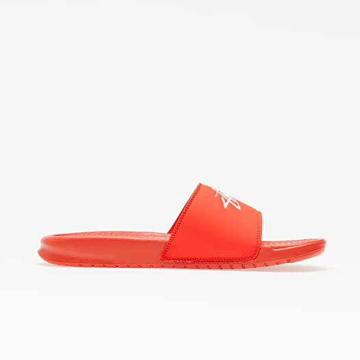 Nike benassi red white hotsell