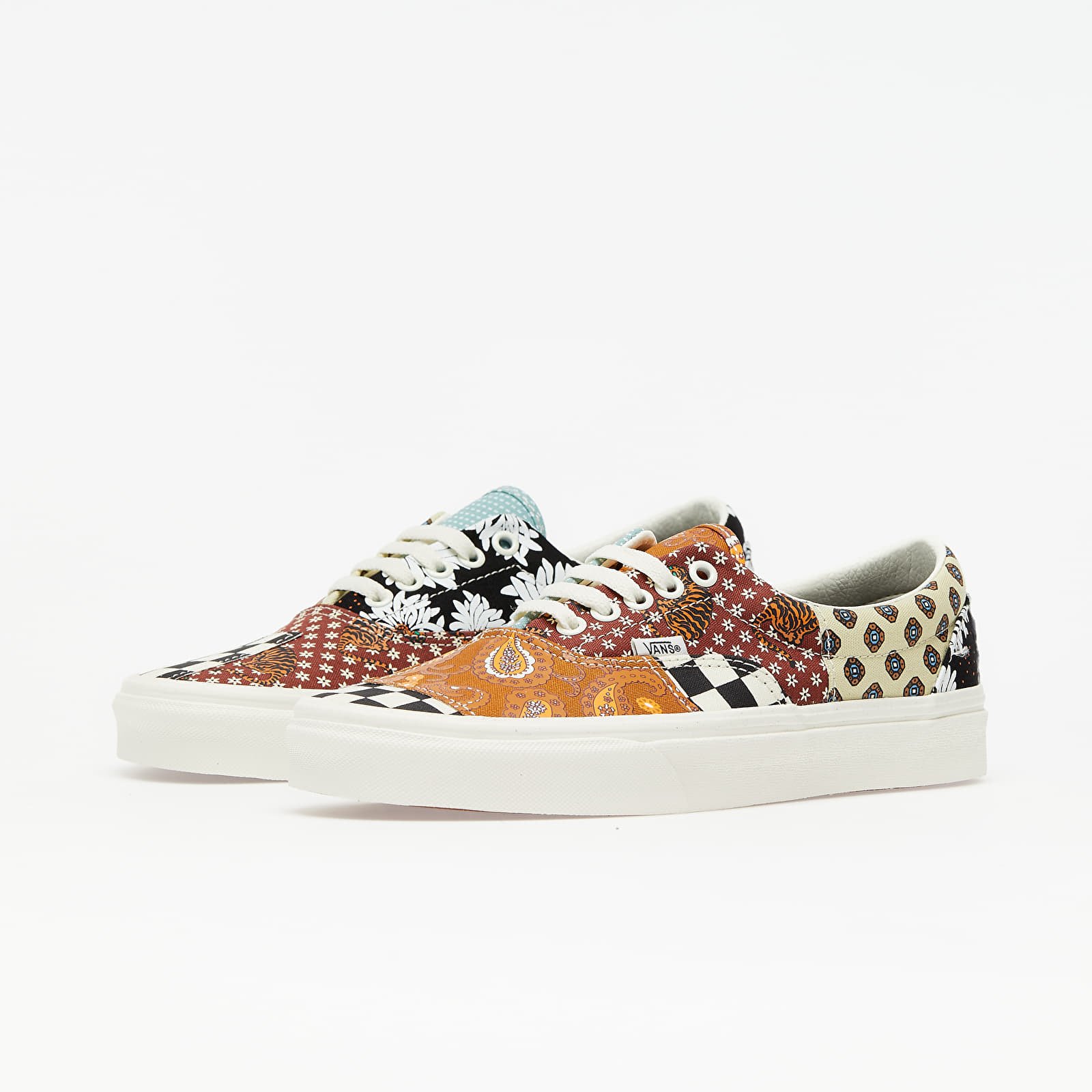 Zapatillas patchwork era 2025