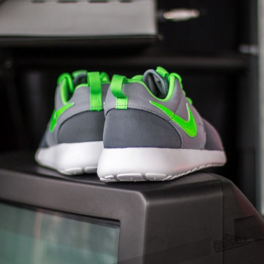 Grey and green roshes top