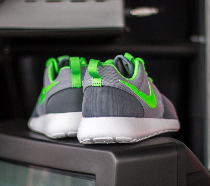 Nike roshe one bambino argento sales
