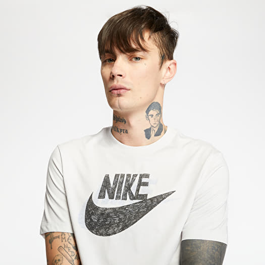 Nike sportswear handoff tee discount