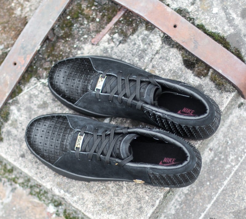 Pánské tenisky a boty Nike Lebron XIII Lifestyle Black/ Metallic Gold- University Red