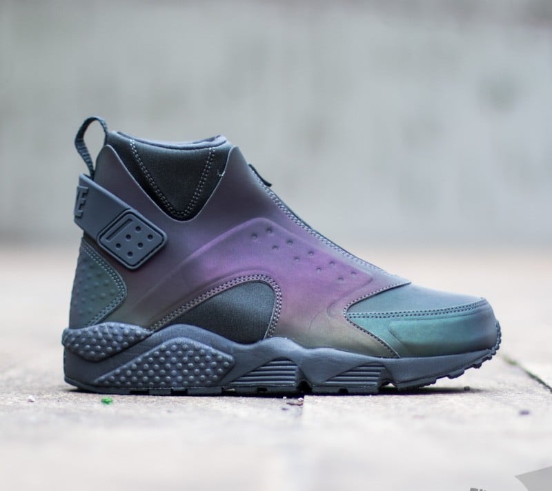 Nike huarache on sale mid iridescent