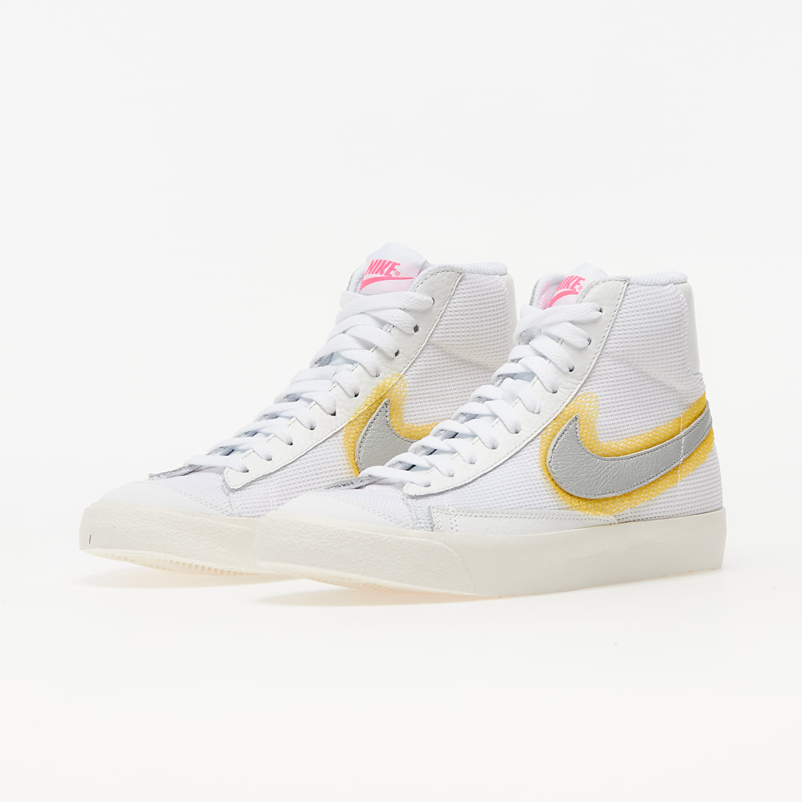 Damen Sneaker und Schuhe Nike Blazer Mid Vintage '77 White/ Metallic Silver-University Gold