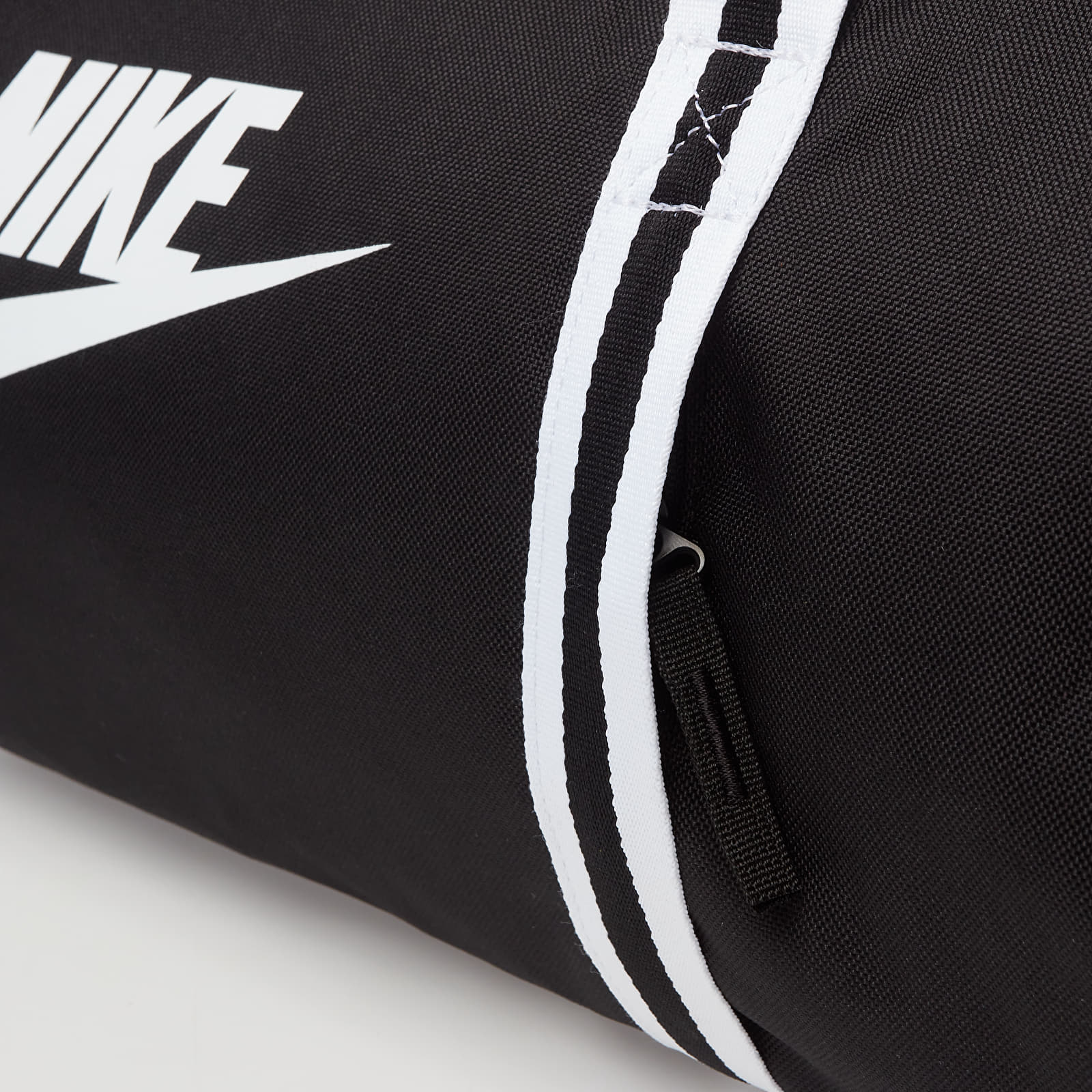 Torby przez ramię Nike Heritage Duffel Bag Black/ Black/ White