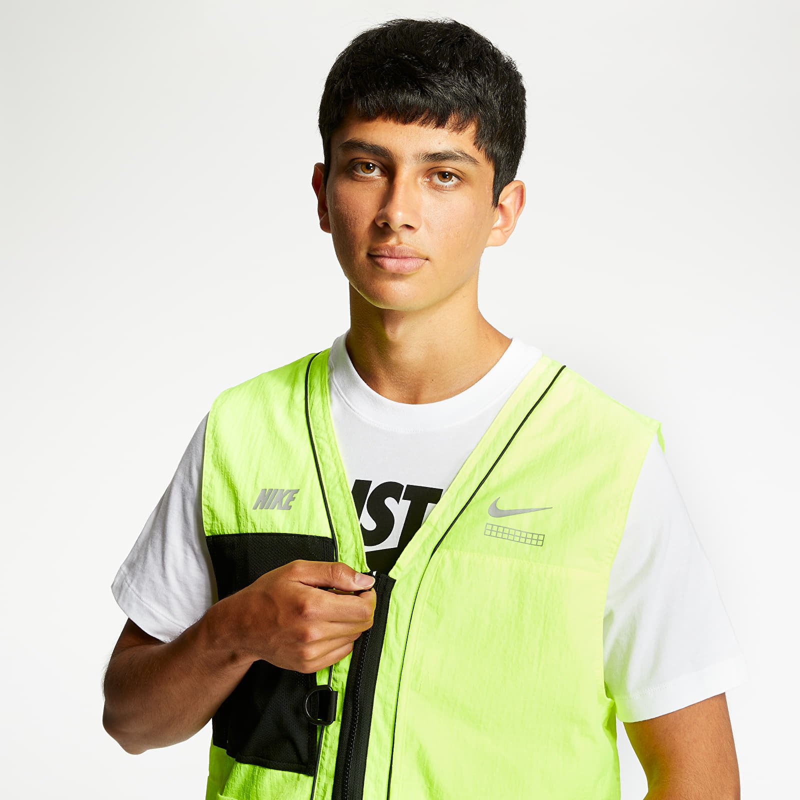 Nike hotsell nsw vest