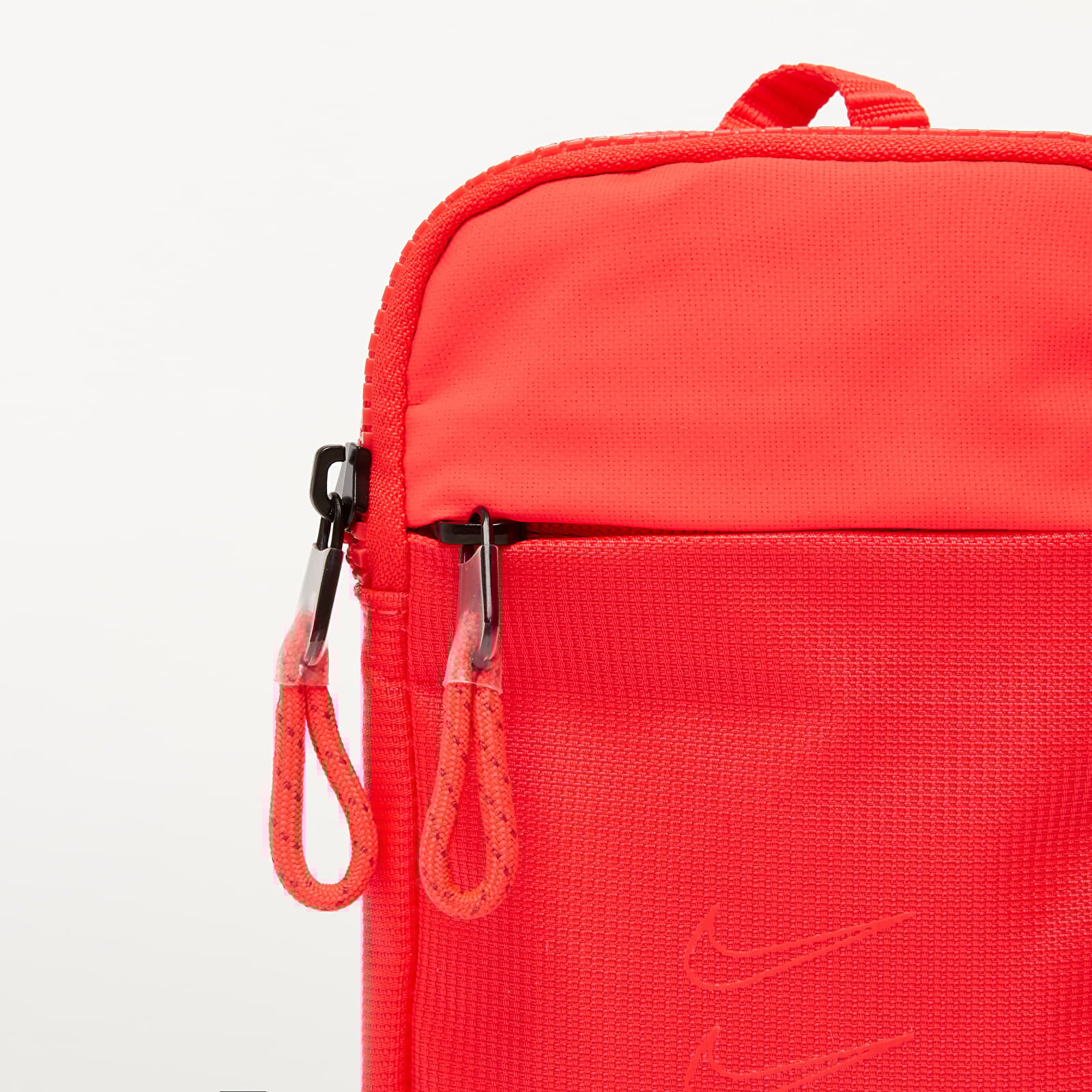 Tašky cez rameno Nike Sportswear Essentials S Hip Pack Laser Crimson/ Cedar/ Cedar