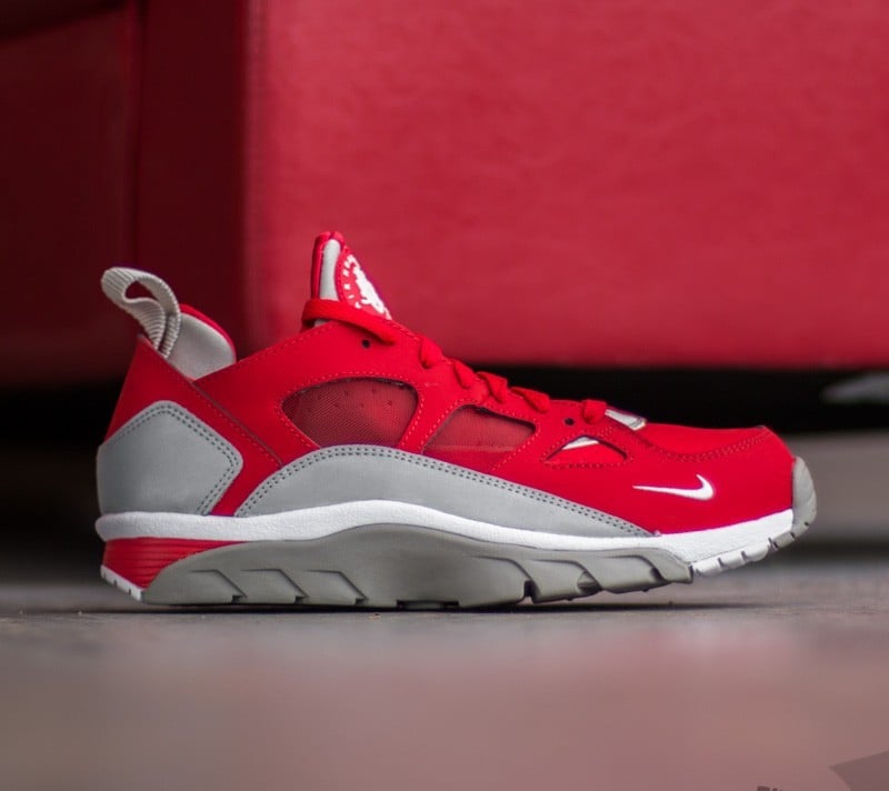 Nike air store trainer huarache red