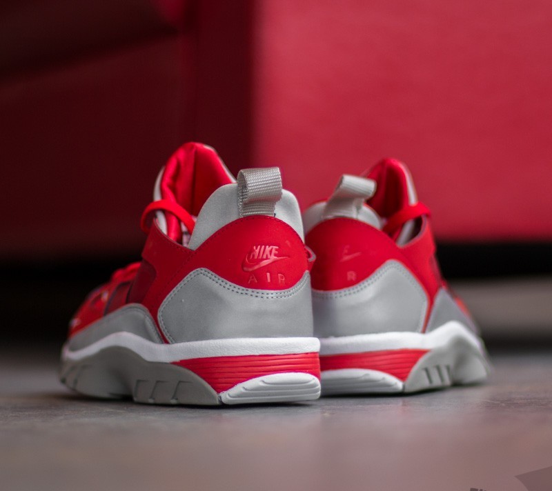 Buty męskie Nike Air Trainer Huarache Low University Red/ White-Metallic Silver-Metal