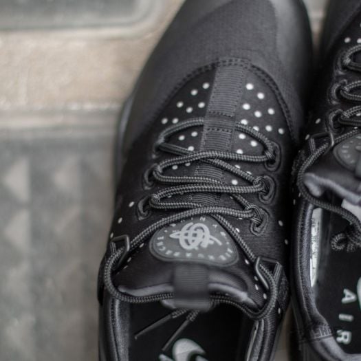Nike huarache hot sale utility black