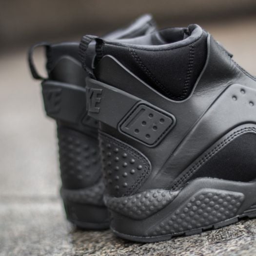 Nike air huarache run mid womens black hotsell