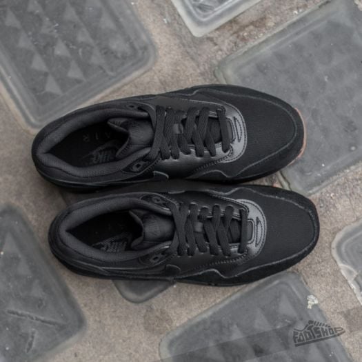 Air max 1 triple black gum discount
