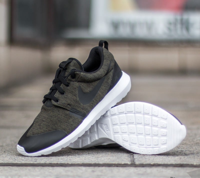 Zapatillas Hombre Nike Roshe NM Tech Pack Cargo Khaki Black White Footshop