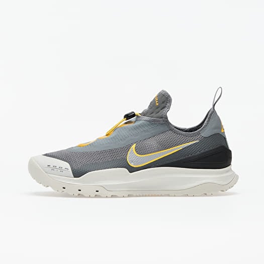 Silver sneakers amarillo deals