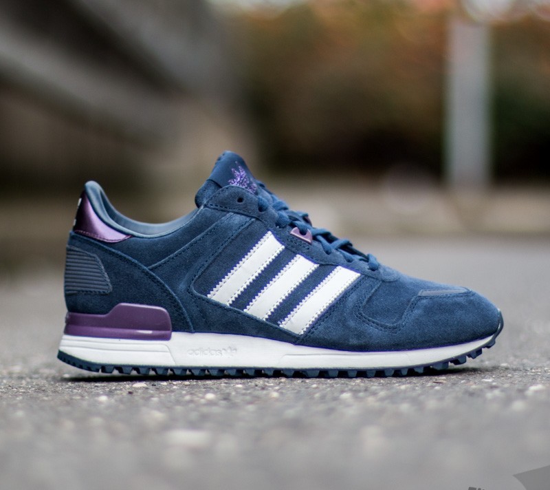 Women s shoes adidas ZX 700 W NINDIG Ftw White Merlot