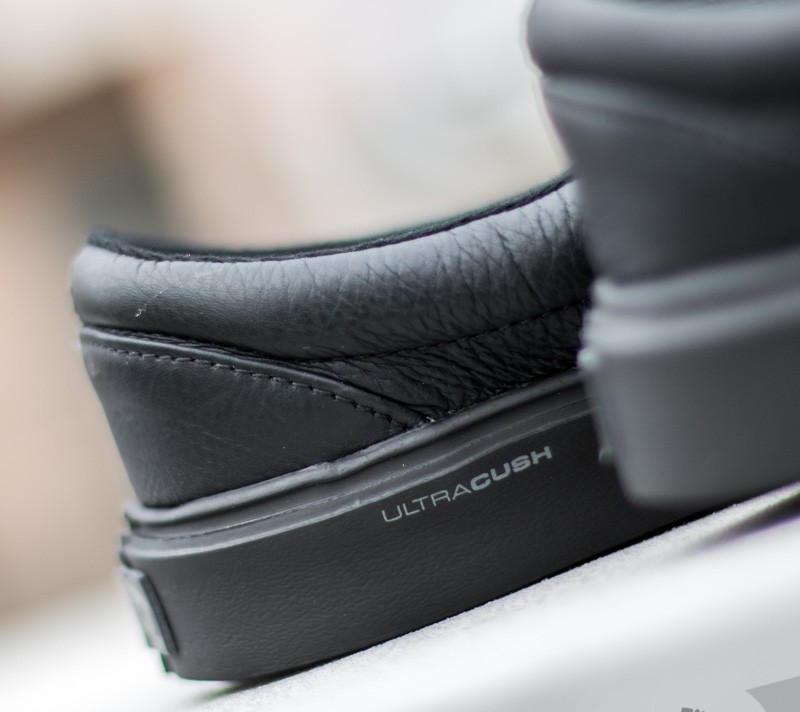Vans quilted slip on lite black hot sale