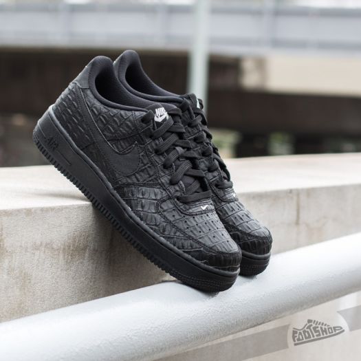 Nike air force 1 lv8 all black on sale