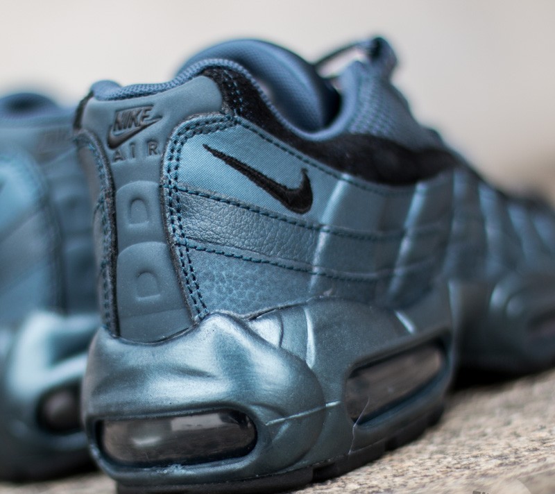 Dámske topánky a tenisky Nike Wmns Air Max 95 Prm Metallic Armory Navy/ Black- Sqadron Blue