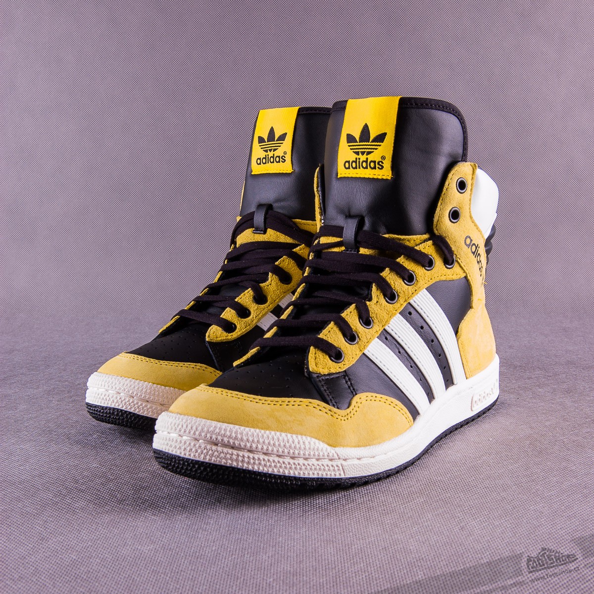 Pánské tenisky a boty adidas Originals pánské luxusní kotníkové boty PRO CONFERENCE HI - Žluto černo bílé G95984