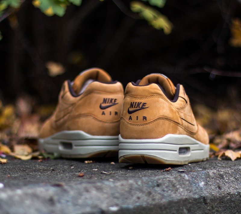Air max brown leather online