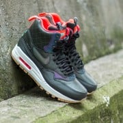 Nike women's air max cheap 1 mid sneakerboot reflect