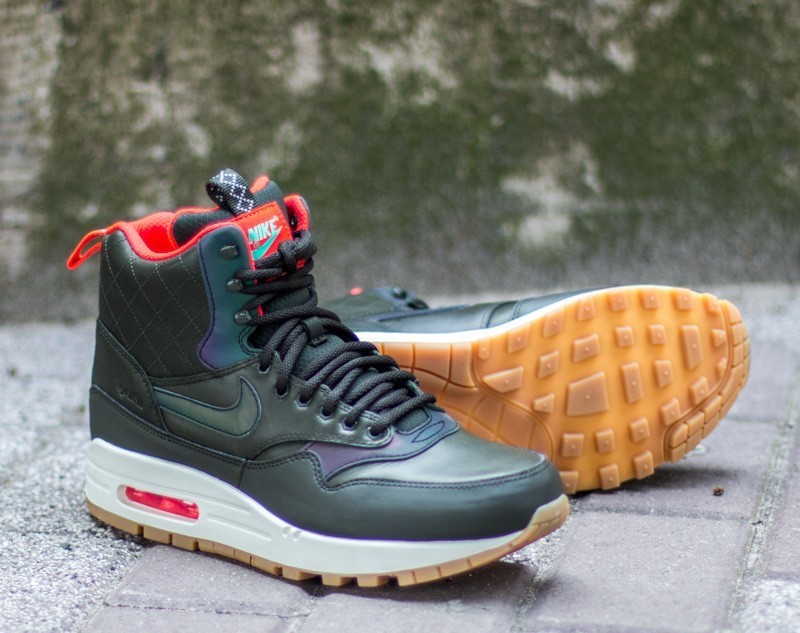 Nike women's air max on sale 1 mid sneakerboot reflect