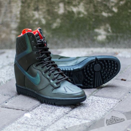 Women s shoes Nike W Dunk Sky Hi 2 SneakerBoot Reflect Sequoia Bright Crimson Mint Black Footshop