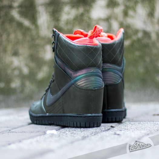 Nike W Dunk Sky Hi 2 SneakerBoot Reflect Sequoia Bright Crimson Mint Black