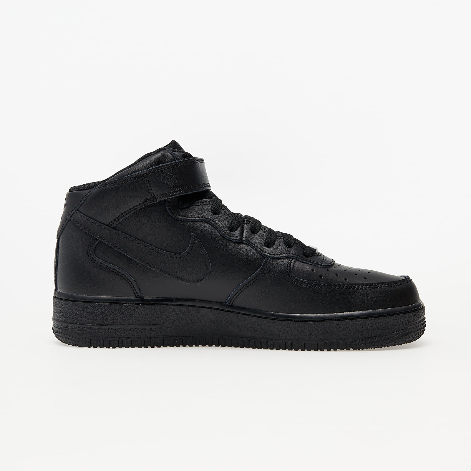 Skor Nike Air Force 1 Mid '07 Black/ Black-Black