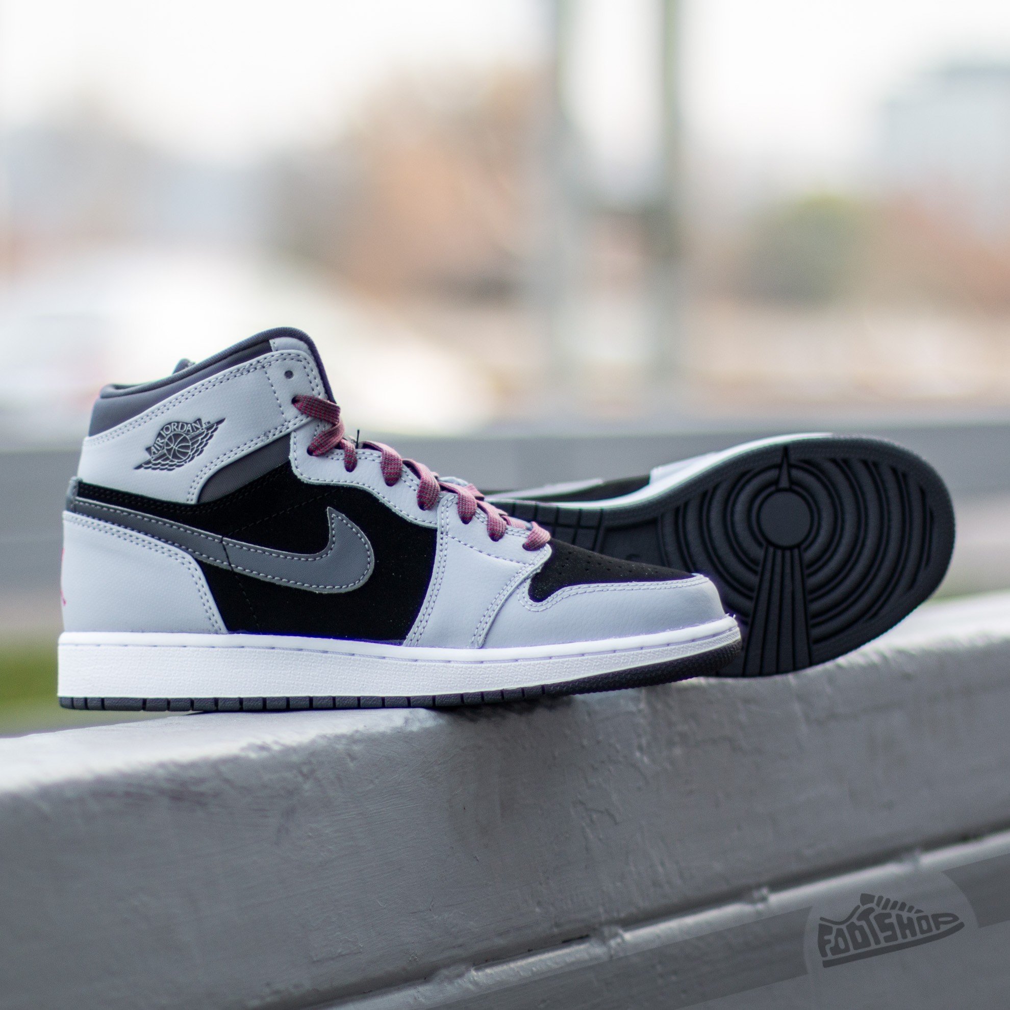 Naisten kengät Air Jordan 1 Retro High (GG) Wolf Grey/ Sport Fuchsia-Black-Dark Grey