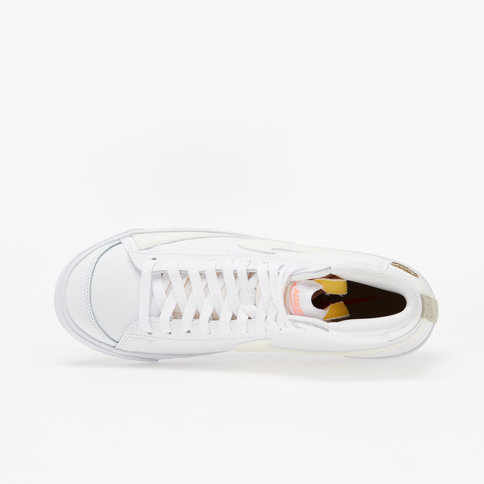 Damen Sneaker und Schuhe Nike W Blazer Mid Vintage '77 White/ Sail-Metallic Gold-Atomic Pink