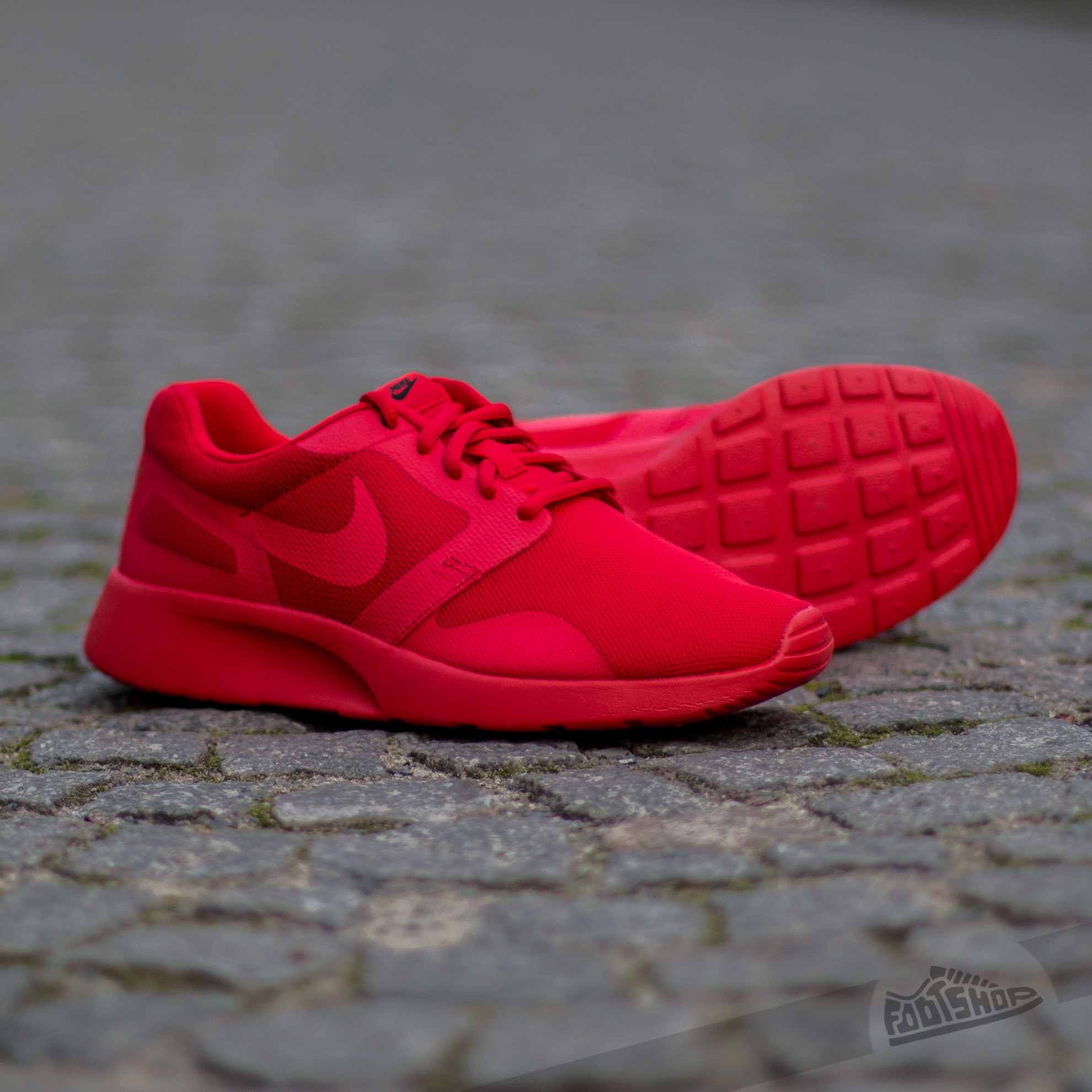 Nike kaishi on sale ns maroon