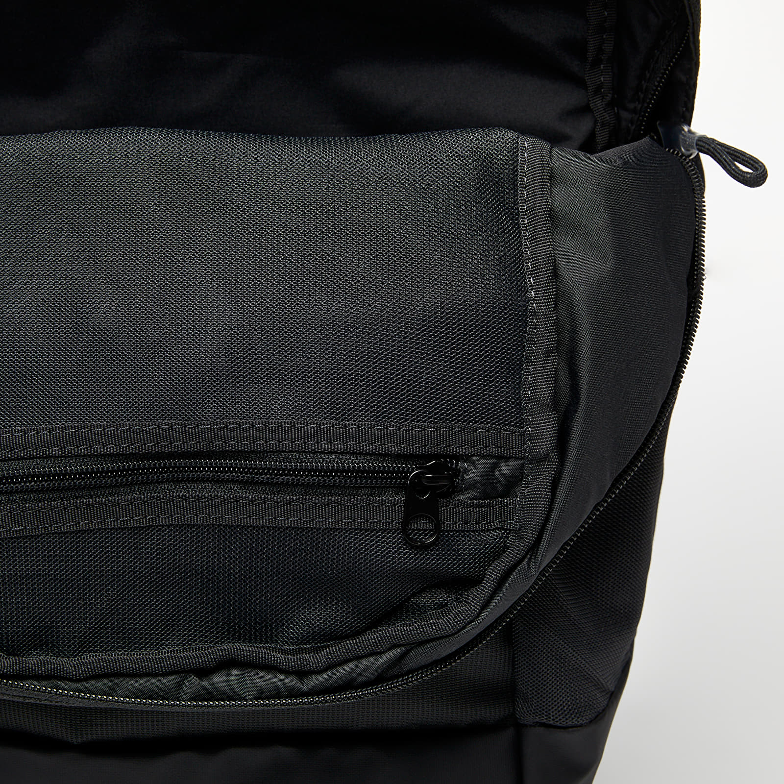 Hátizsákok Nike Air Essentials Backpack Dk Smoke Grey/ Metallic Silver