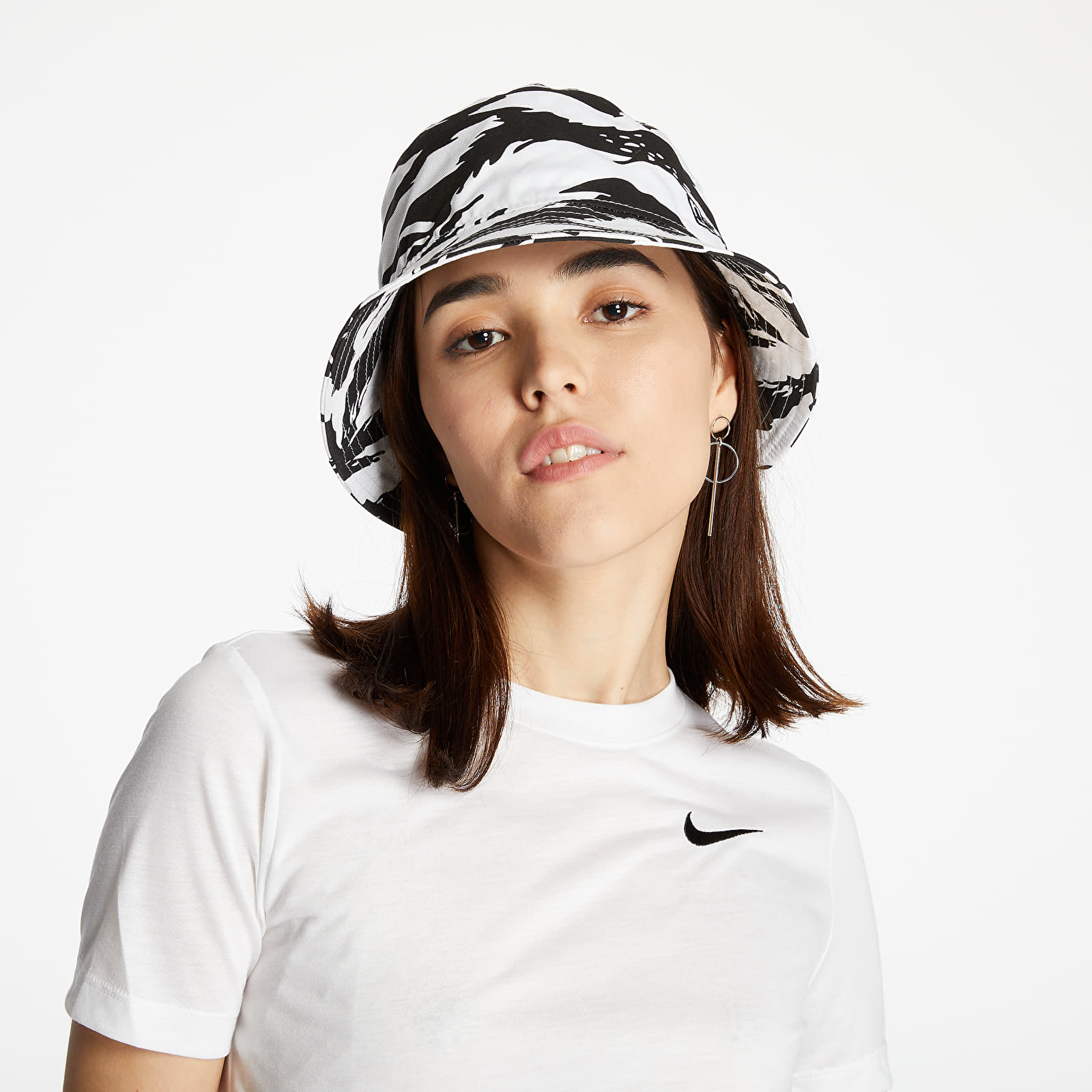 Tricouri  Nike Sportswear Slim Fit Crop Top White/ Black