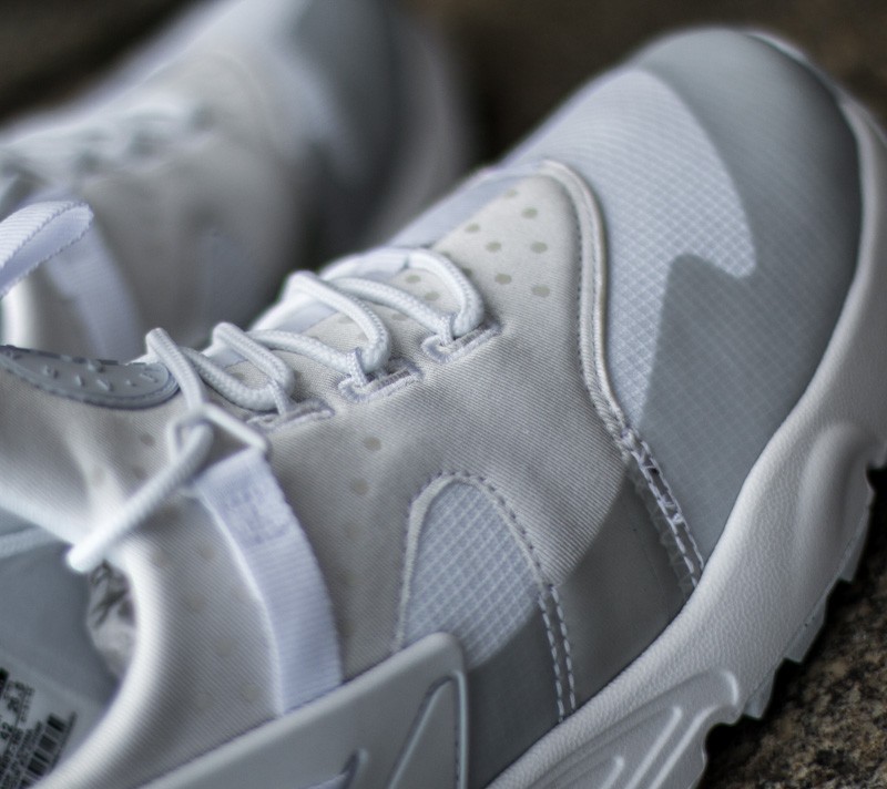 Huarache utility outlet white