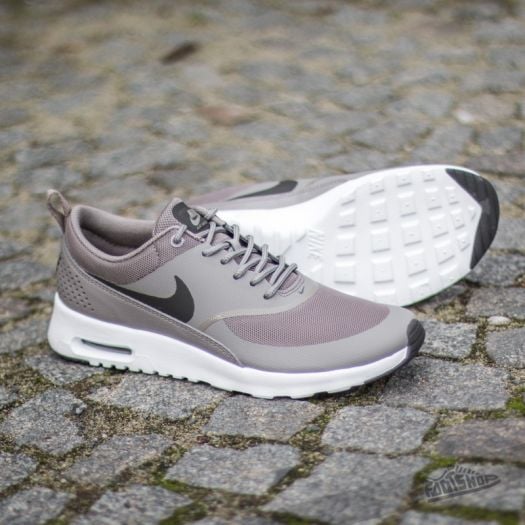 Grey nike thea storm hotsell