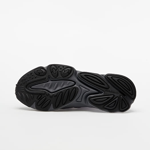 Ozweego tech noir outlet