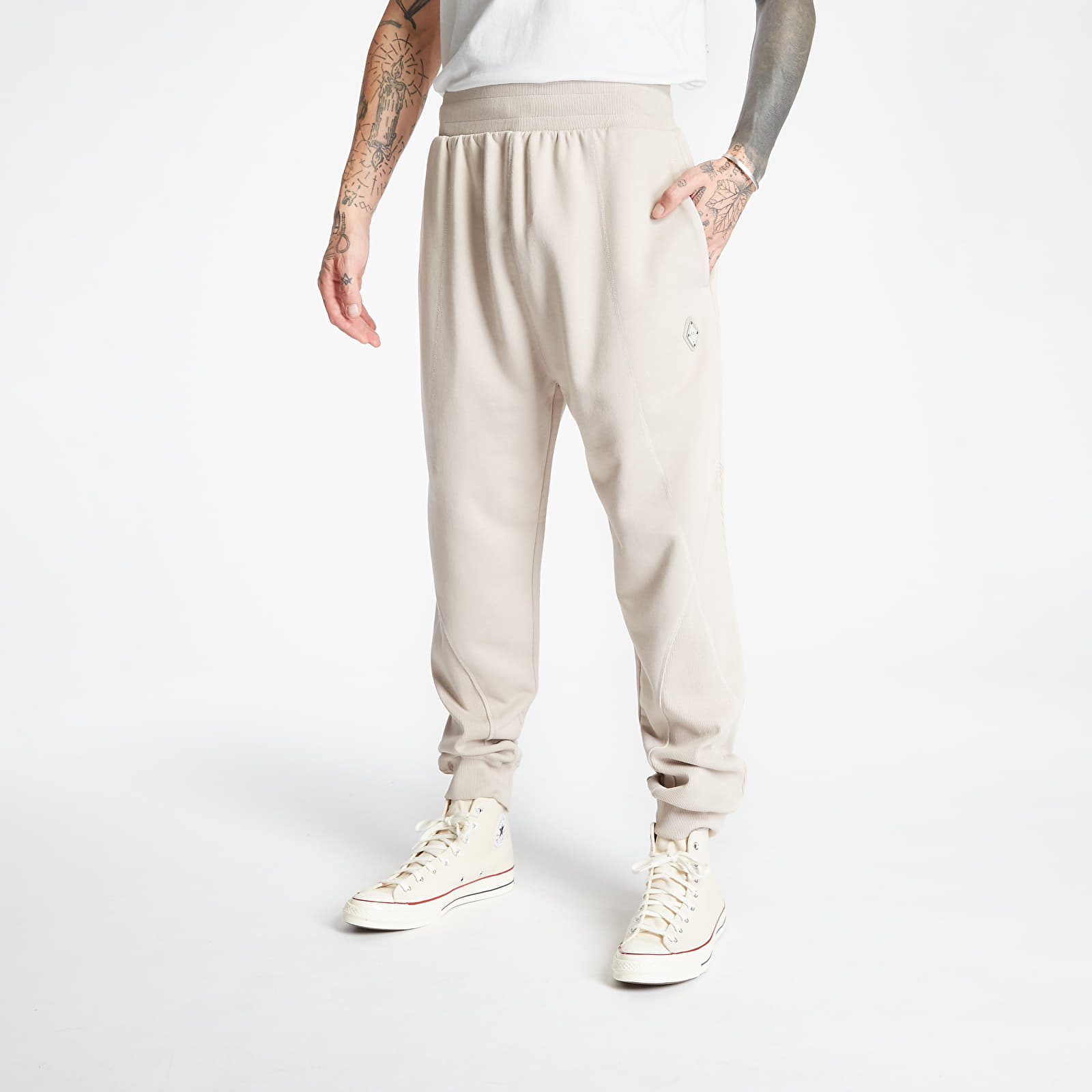 Hlače A-COLD-WALL* Contour Line Panel Pants Cement