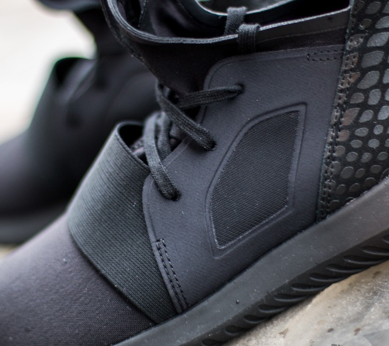 Adidas tubular defiant black hotsell and white